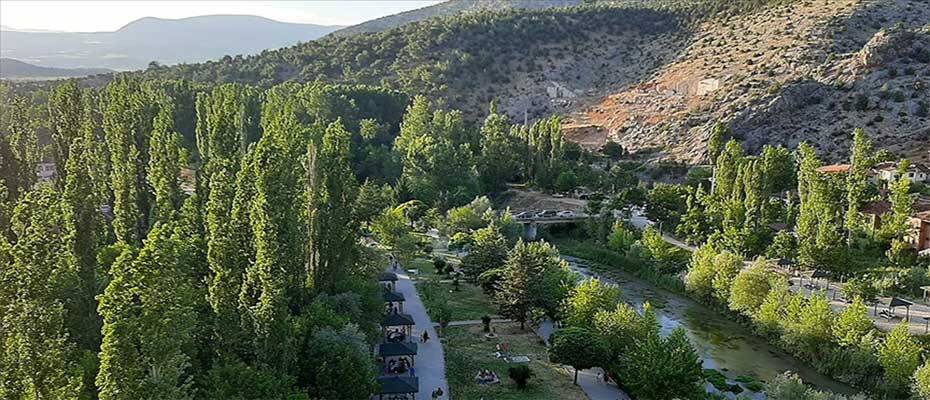 Çorum'da İncesu Kanyonu, bayram tatilinde ziyaretçilerin uğrak noktası oldu