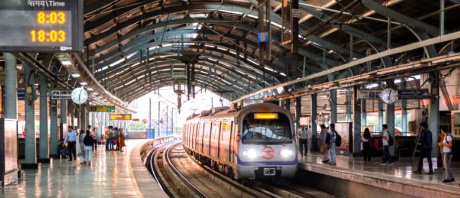 Пассажиры аэропорта Нью-Дели могут зарегистрировать и сдать багаж на станциях метро