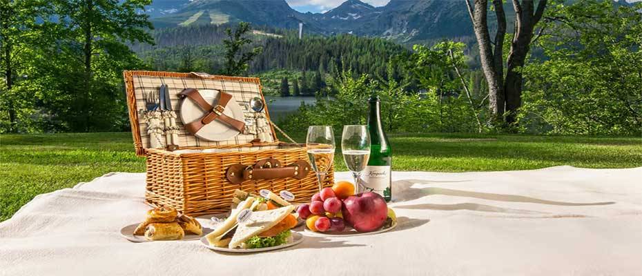 Perfectly curated picnics in the world's most beautiful locations