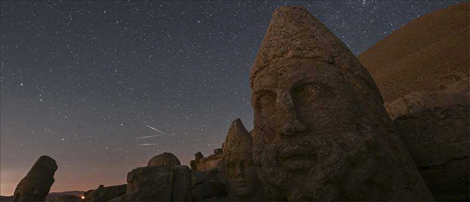 Perseid meteor shower illuminates skies over historic Mount Nemrut