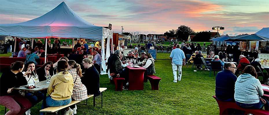 Greetsieler Weinfest am Hafen 