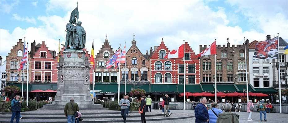 Ziyaretçilerini Orta Çağ'a götüren Brugge turist yoğunluğundan şikayetçi