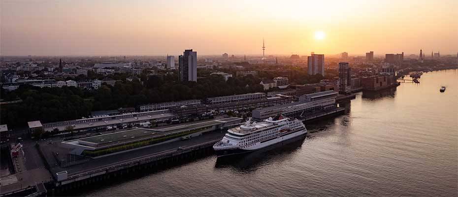 Nachhaltig auf Kurs: HANSEATIC spirit läuft in Hamburg ein