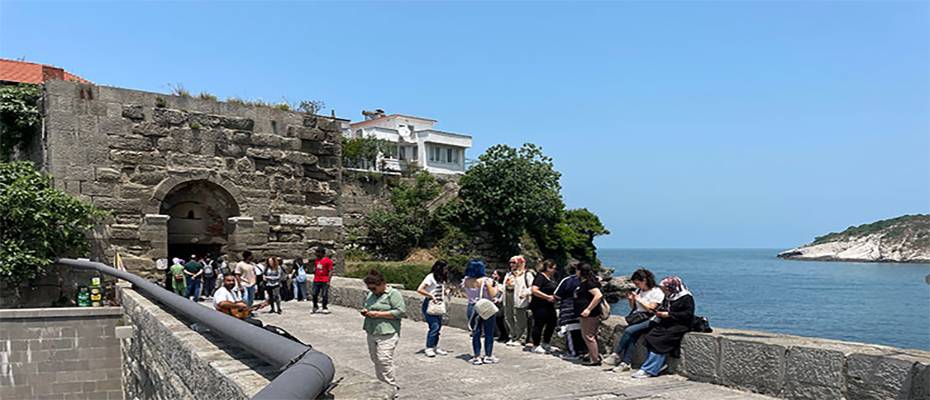 Amasra'nın ağırladığı turist sayısı 9 ayda 2 milyon 200 bini aştı