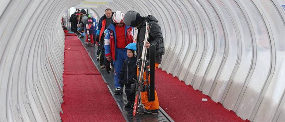 Erciyes Kayak Merkezi'ne kar yağdı