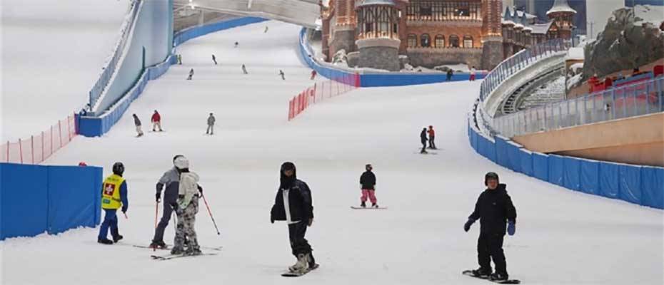 Avrupa'daki tatil yerlerinde kar kalmadığında, Şanghay dünyanın en büyük kapalı tatil yerini açıyor