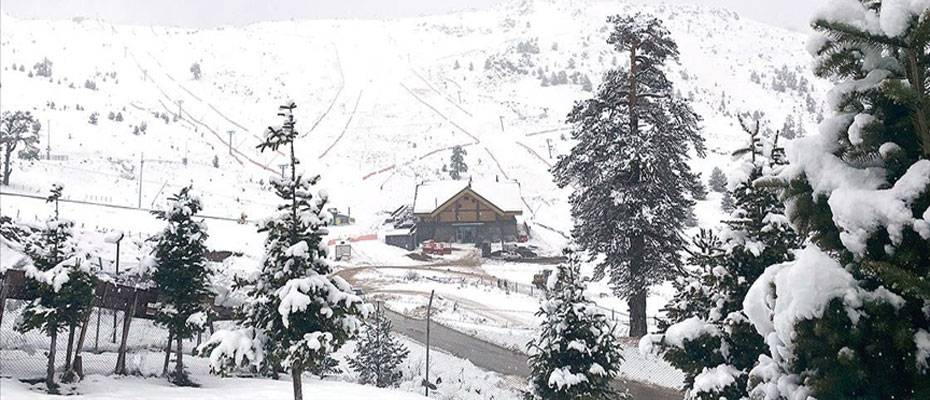 Kartalkaya'da kar kalınlığı 15 santimetreye ulaştı