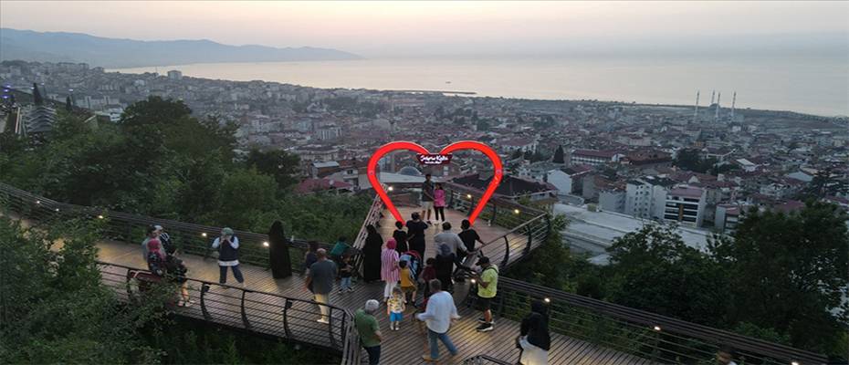 Yerli turistler yakınlarını ziyaret için 6 ayda 68,8 milyar lira harcadı