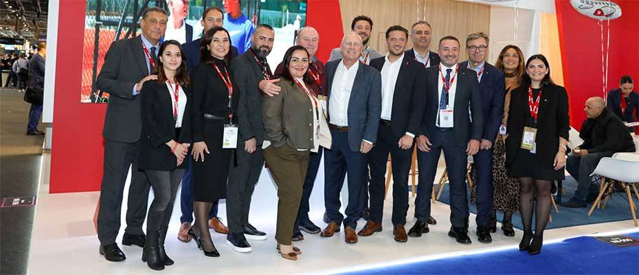 Corendon Airlines, dünyanın en büyük turizm fuarlarından World Travel Market'e katıldı