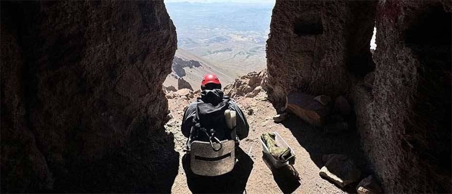 Erciyes'in zirvesindeki mağarayı görmek isteyenler 3 bin 917 metre tırmanıyor