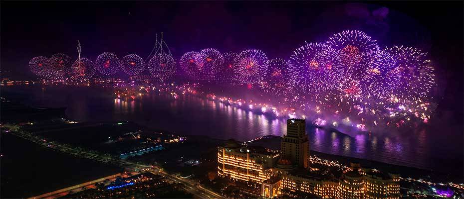 Ras Al Khaimah: Silvester-Himmel mit einem atemberaubenden Feuerwerk und Laser-Drohnen 