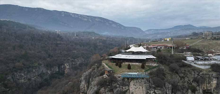 Türkiye'nin ilk cam seyir terası geçen yıl 210 bin 562 kişiyi ağırladı