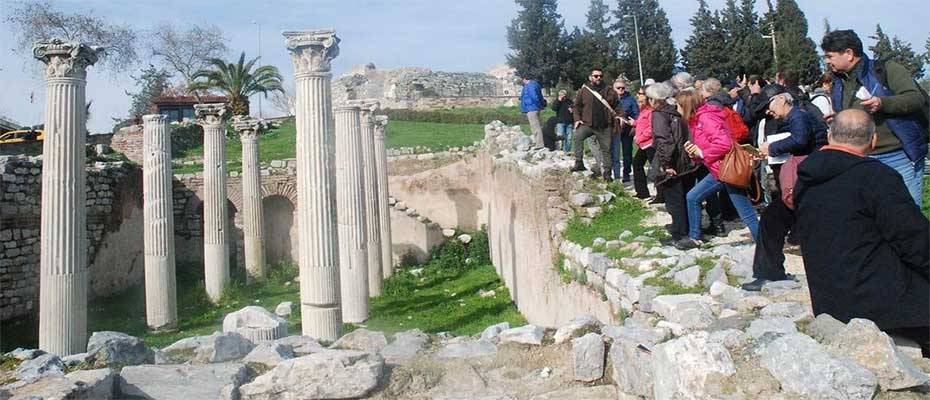 İZRO Eğitim Programında ‘Bilinmeyen Yönleriyle Efes Selçuk’ Tanıtıldı