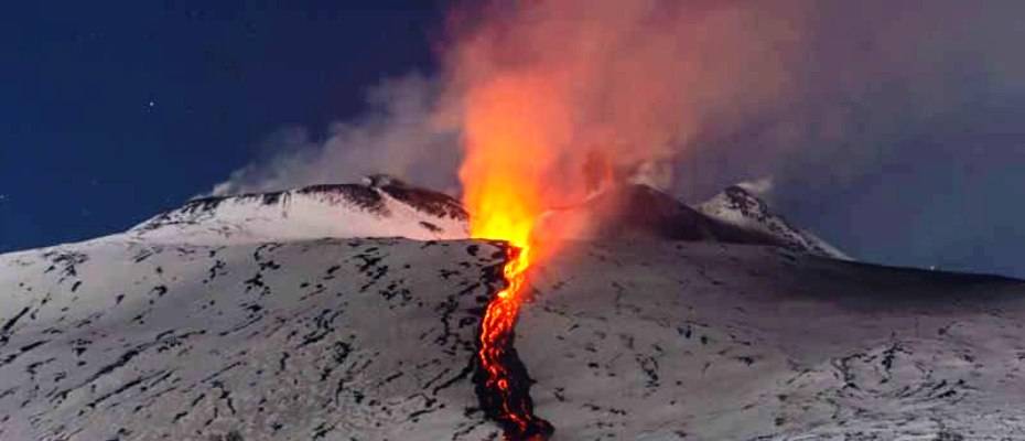 Туристы со всего мира стремятся увидеть вулкан Этна