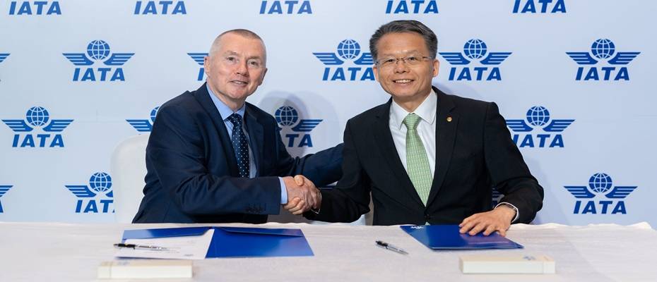 EVA Air Joins IATA's Turbulence Aware Platform to Enhance Flight Safety