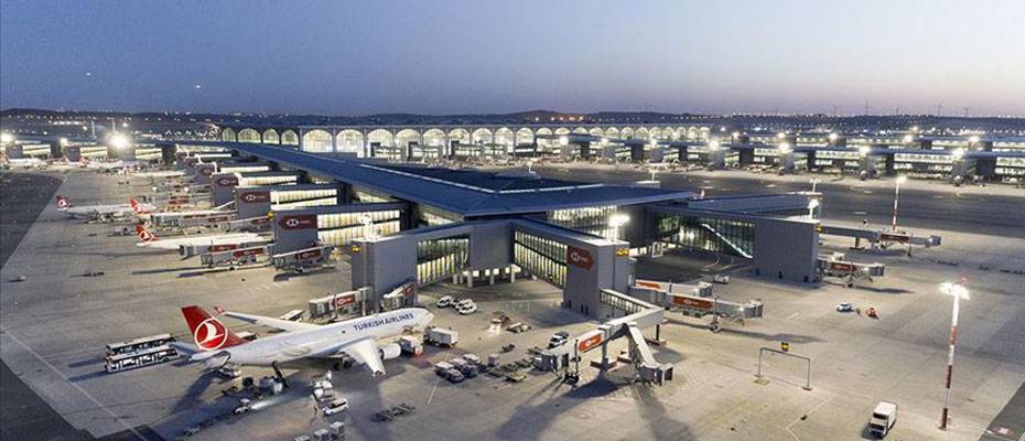 İstanbul Havalimanı'nda üçlü pist uygulamasıyla bir saatte 81 uçak havalandı - Haberi Oku