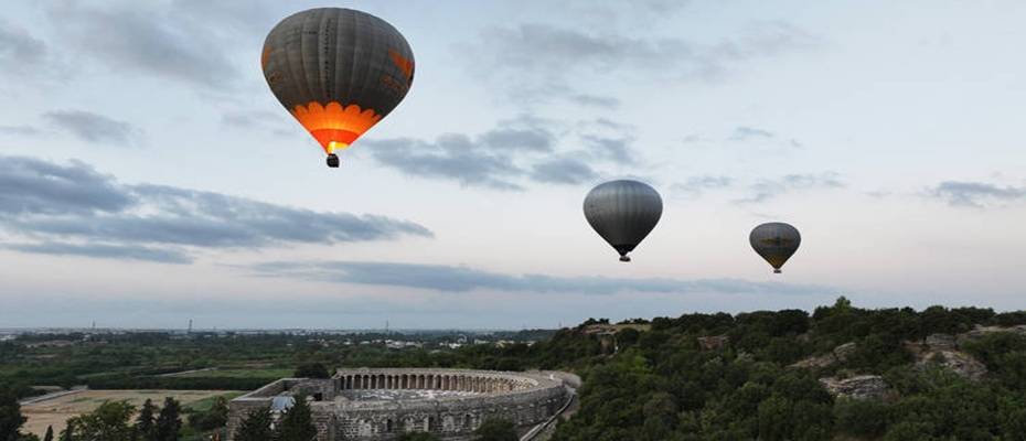 Antalya semalarında süzülen balonlar turizme çeşitlilik kazandırıyor - Haberi Oku