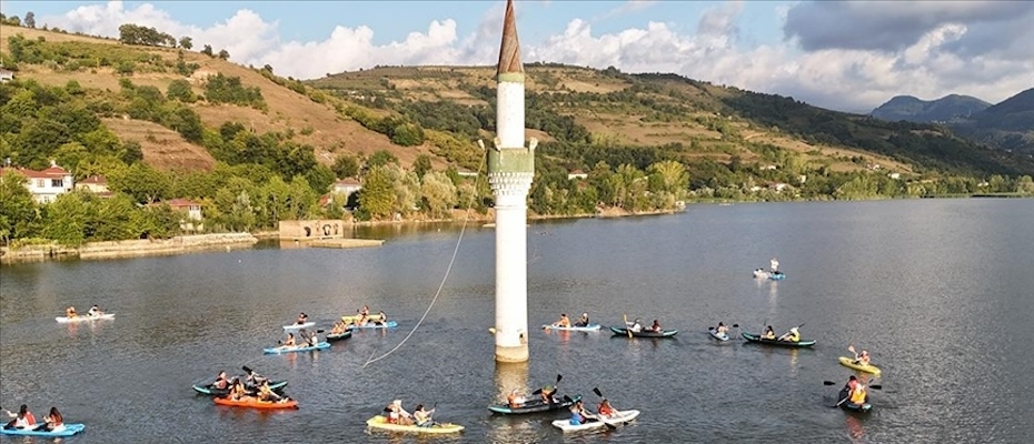 Samsun'da Batık Minare çevresi su sporları tutkunlarını ağırlıyor - Haberi Oku