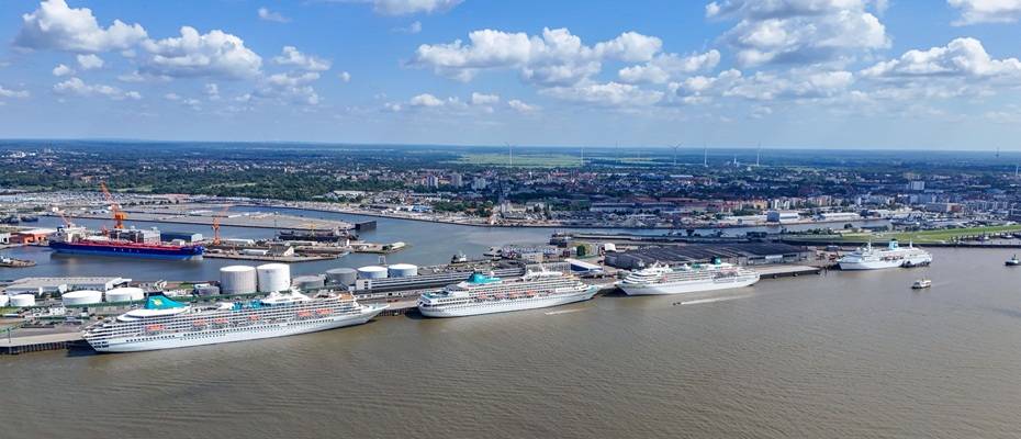 Vierer-Treffen der Phoenix Reisen Flotte in Bremerhaven - Lesen Sie die Nachrichten