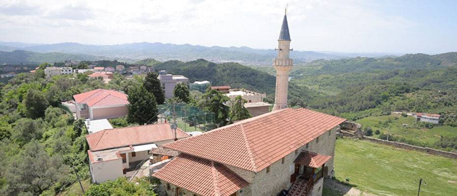 Arnavutluk, turizm patlamasıyla başa çıkmak için Latin Amerika’dan işçi getiriyor - Haberi Oku
