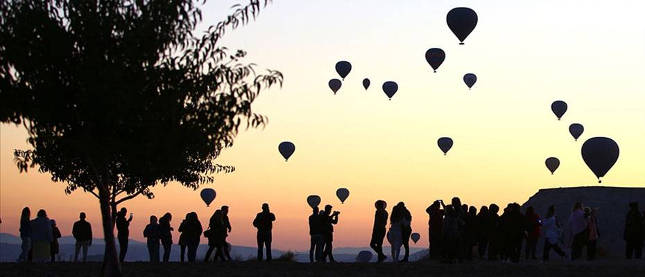 Türkiye’nin hizmet ihracatında turizm başı çekiyor: 2024’te 117,2 milyar dolar gelir - Haberi Oku