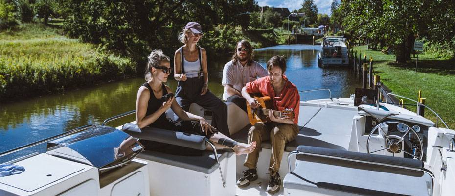 Le Boat zeigt: Hausbooturlaub macht glücklich und kreativ - Lesen Sie die Nachrichten
