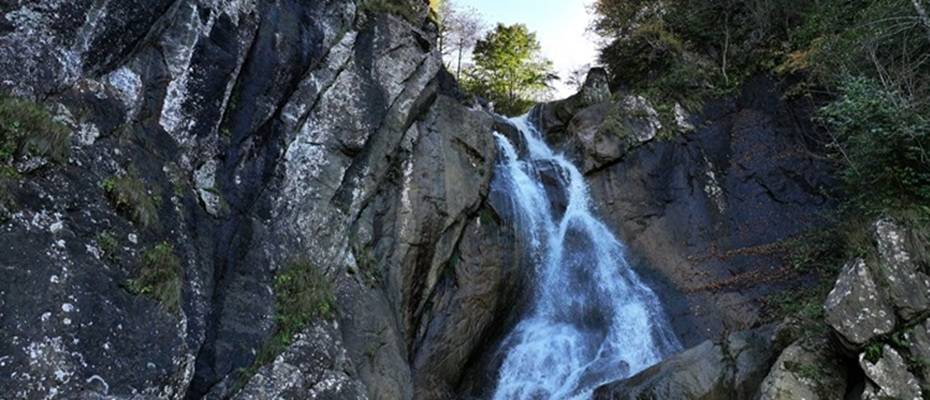 Vadiler arasındaki Uçarsu Şelalesi, alternatif turizm rotası olmaya hazırlanıyor - Haberi Oku