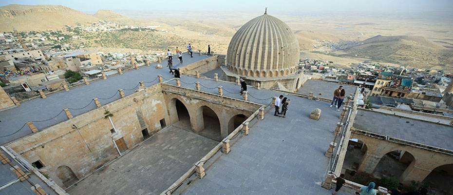 Medeniyetler şehri Mardin ara tatilde ziyaretçi akınına uğradı - Lesen Sie die Nachrichten?>