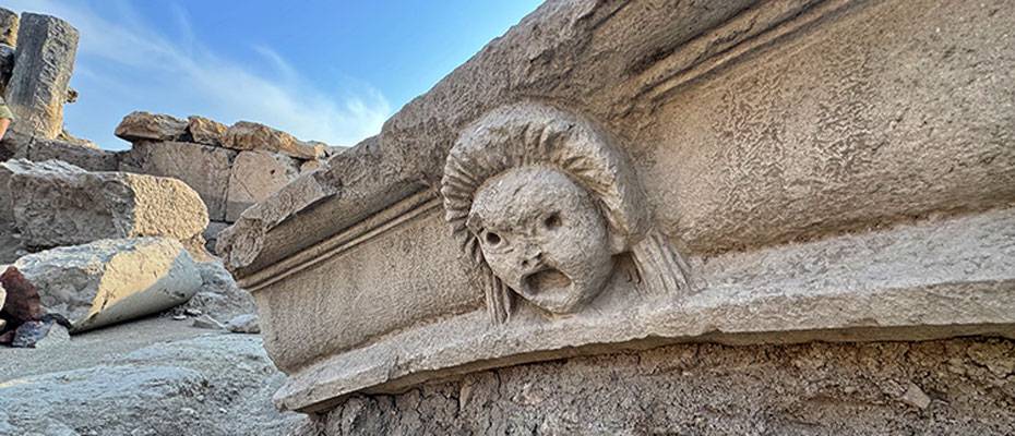 Kastabala Antik Kenti’nde 5 yeni mask kabartması gün yüzüne çıkarıldı - Lesen Sie die Nachrichten?>
