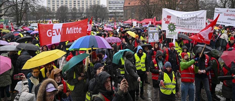 Almanya’da uyarı grevi toplu taşımayı felç etti - Lesen Sie die Nachrichten?>