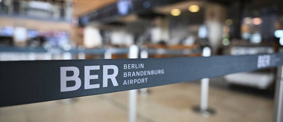 Berlin Brandenburg Havalimanı’nda buzlanma uçuşları yeniden durdurdu - Lesen Sie die Nachrichten?>