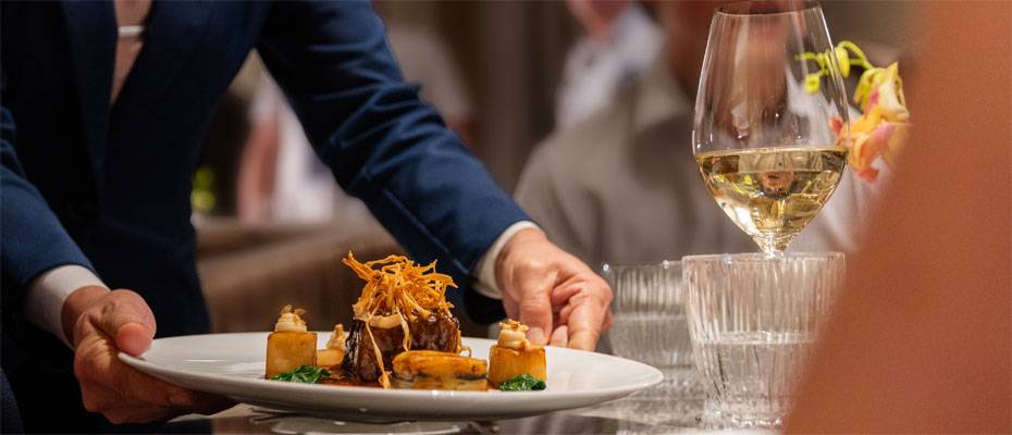 Celebrity Cruises erhält erste Forbes-Fünf-Sterne-Bewertung für Restaurant auf See - Lesen Sie die Nachrichten