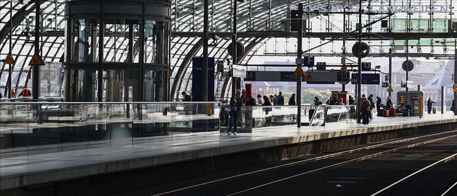 Berlin Merkez Tren İstasyonu’nda yürüyen merdiven arızaları devam ediyor - Lesen Sie die Nachrichten?>
