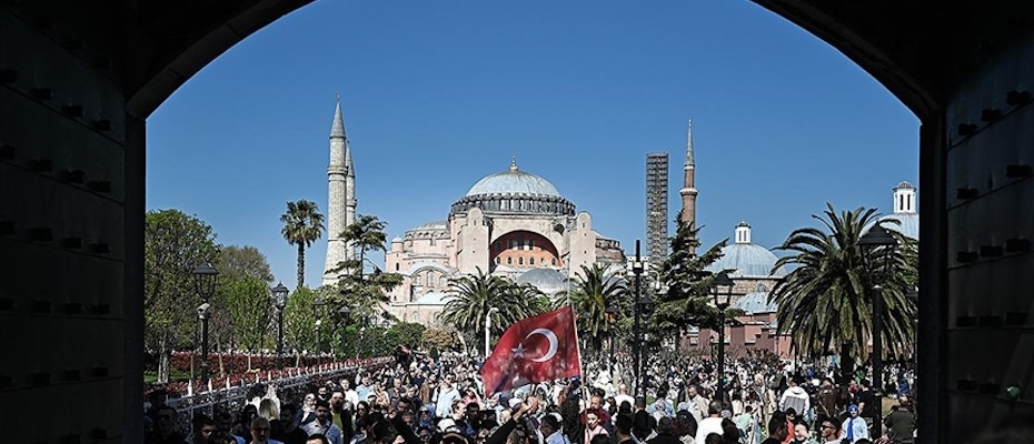 İngiliz hava yolu şirketi easyJet, Türkiye, Kıbrıs ve Mısır yönüne yapılan rezervasyonlarda düşüş beklendiği konusunda uyarıda bulundu.  - Lesen Sie die Nachrichten?>