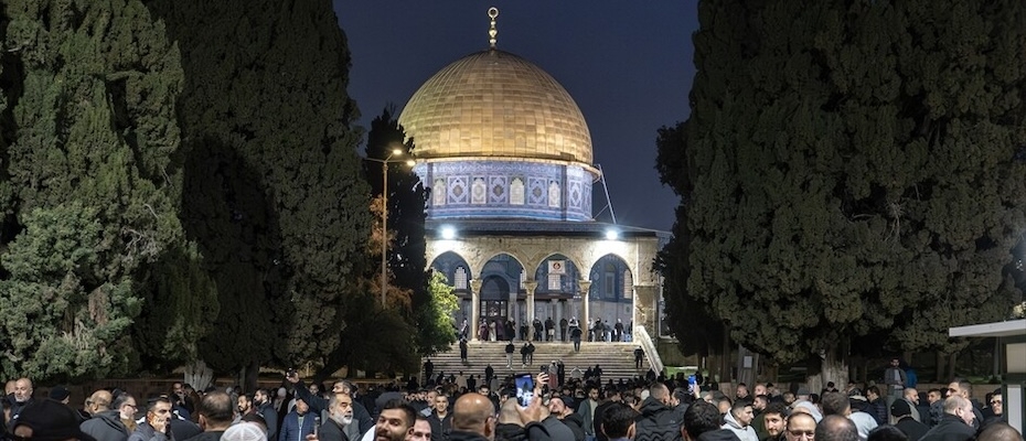 Mescid-i Aksa 41 gün sonra ibadete açıldı - Lesen Sie die Nachrichten?>