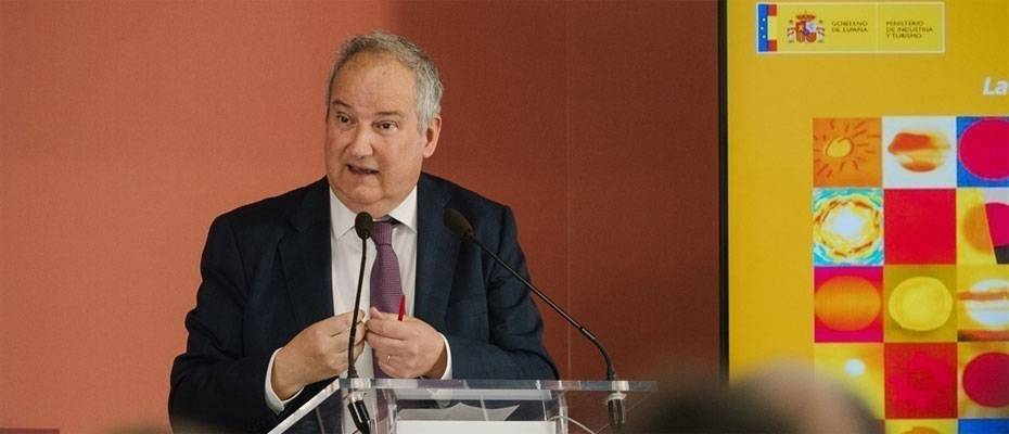 Spain’s Tourism Posters: New Book Traces a Century of Visual History - Lesen Sie die Nachrichten?>