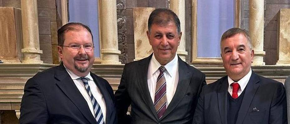 Turizmcilerden Başkan Tugay’a teşekkür - Haberi Oku