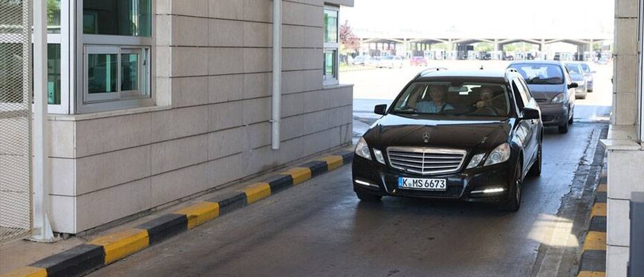 Gurbetçilerin yaz tatili yolculuğu Türkiye'ye girişlerle başladı - Lesen Sie die Nachrichten?>