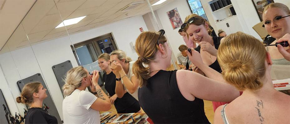 alltours schult über 200 neue Animateure für die Sommersaison - Lesen Sie die Nachrichten