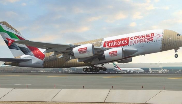 Unboxing der neuen Emirates Courier Express-Bemalung