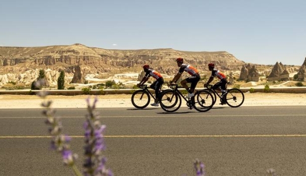 German Cycling, Türkiye'nin Ege Kıyılarını Yükselen Bisiklet Rotası Olarak Ziyaret Etti - Haberi Oku