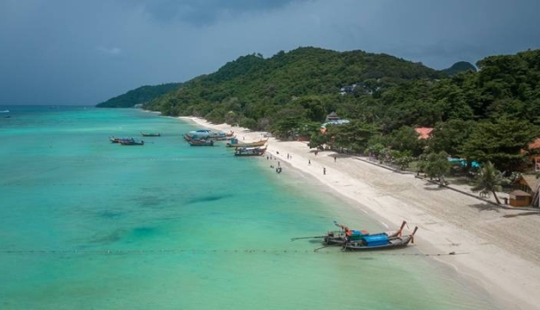 OUTRIGGER eröffnet 2026 exklusives Barfuß-Luxus-Refugium auf Phi Phi Island