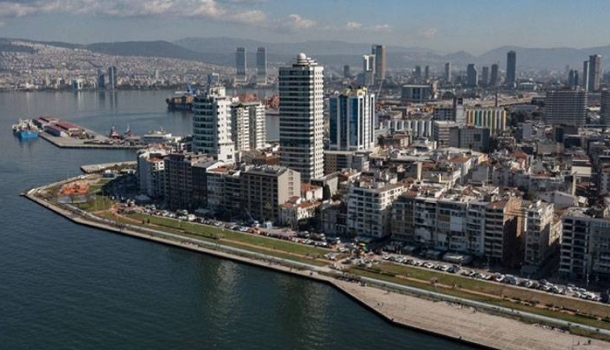 Alsancak’ta su baskınları turizmi olumsuz etkiliyor