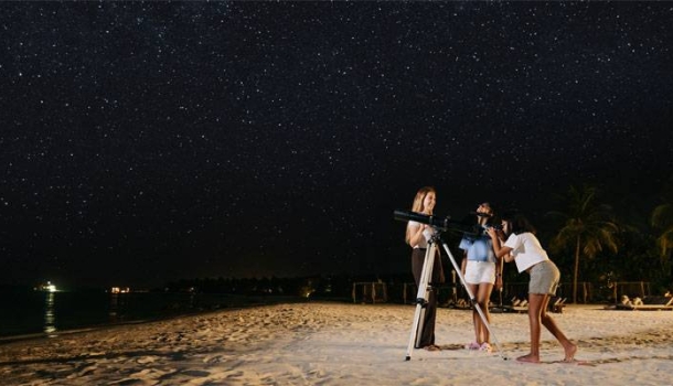 Sternenhimmel über den Malediven: Astronom Tom Kerss zu Gast im Ritz-Carlton Maldives - Lesen Sie die Nachrichten