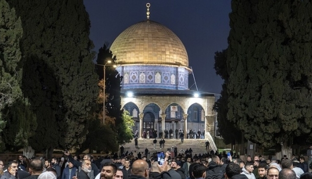 Mescid-i Aksa 41 gün sonra ibadete açıldı