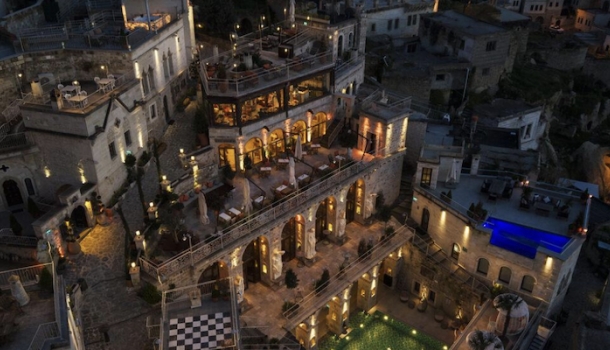 Hilton’un ilk mağara oteli, Kapadokya’da yaşam tarzı odaklı bir deneyimdir  - Haberi Oku