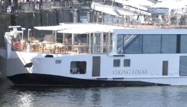 Kuraklık Ren Nehri'nde yolcu gemisini karaya oturttu