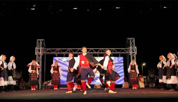 Ayvalık'ta 750 dansçı uluslararası halk oyunları festivalinde buluştu