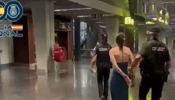 Gran Canaria'da otel ücretini ödemeden ayrılmak isteyen turist havalimanında yakalandı - Haberi Oku